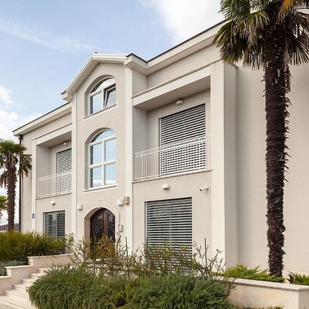 Luxury Apartments Vila Carissa Малинска Екстериор снимка