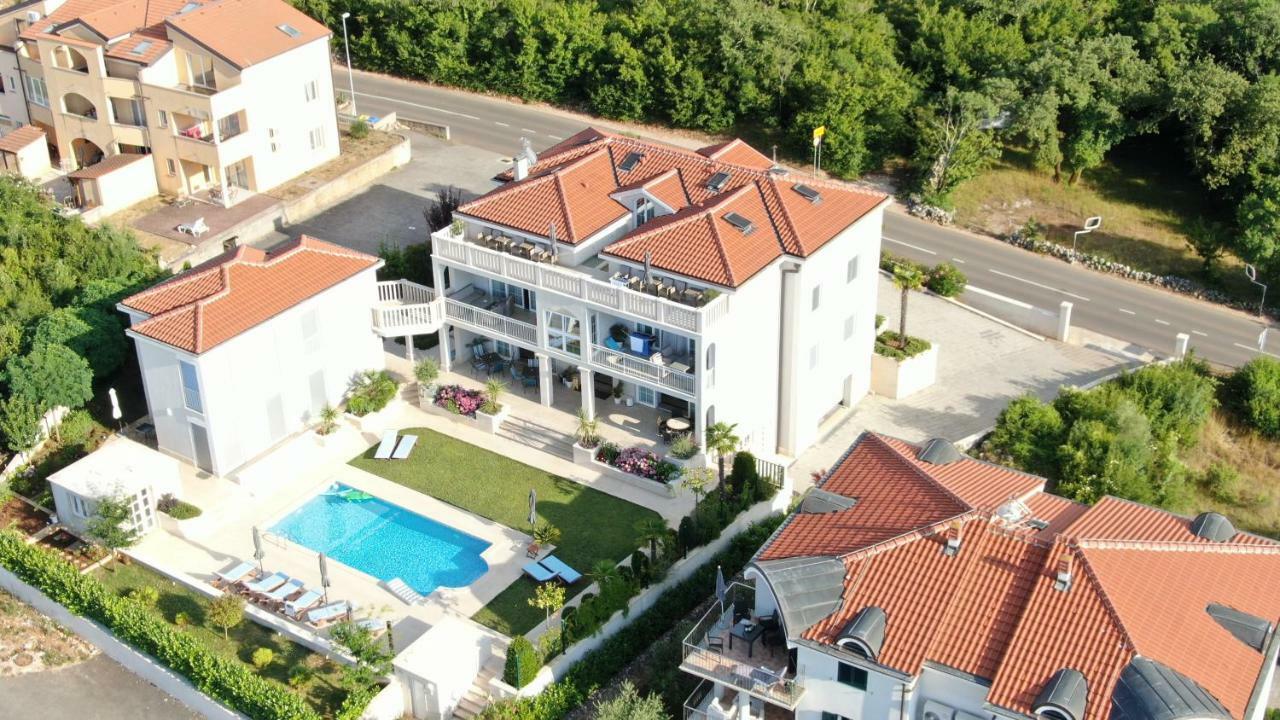 Luxury Apartments Vila Carissa Малинска Екстериор снимка