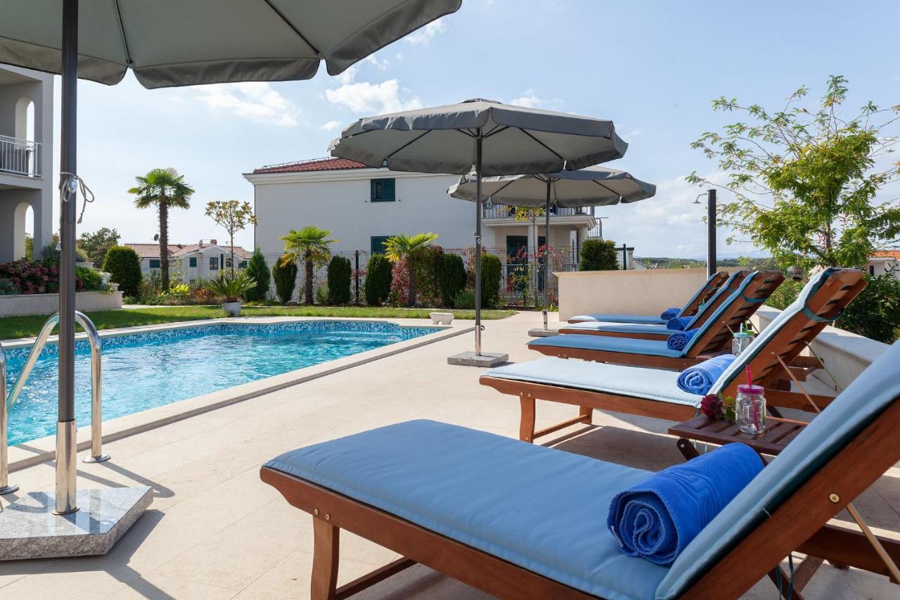 Luxury Apartments Vila Carissa Малинска Екстериор снимка