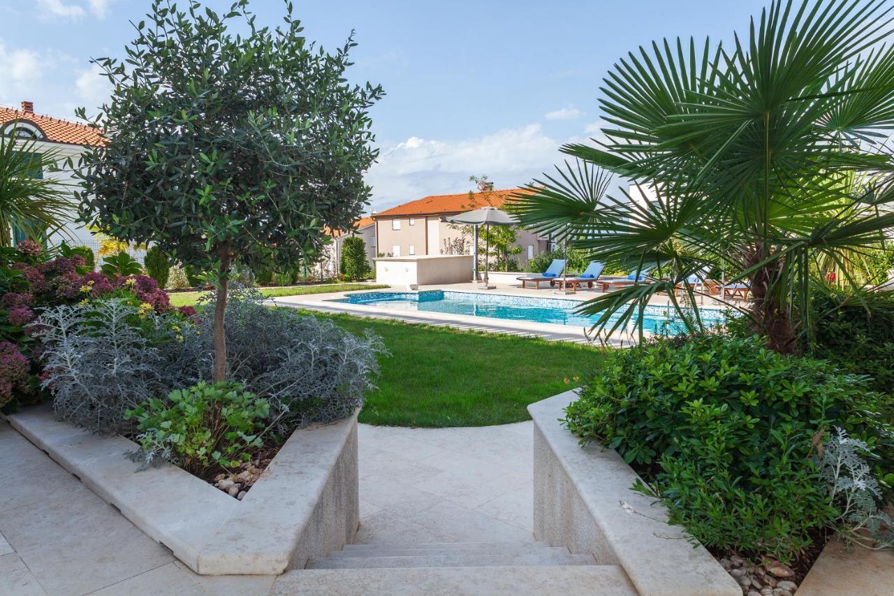 Luxury Apartments Vila Carissa Малинска Екстериор снимка